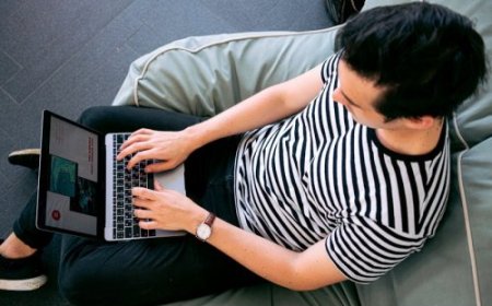 Developing Digital Revenue Streams: A Student’s Guide to Online Earning