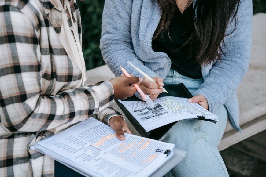 Best Platforms to Sell Your Essays, Notes & Study Guides as a Student