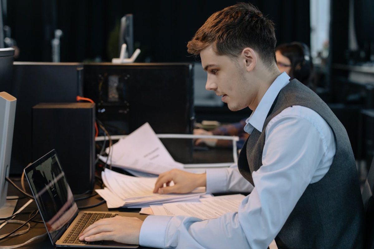 How to Work Abroad After Graduation: The Complete Guide for International Students