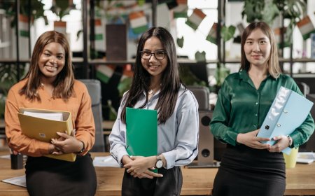 The Holiday Dilemma No One Talks About: Should International Students Go Home for Internships or Stay Abroad to Work Full Time?