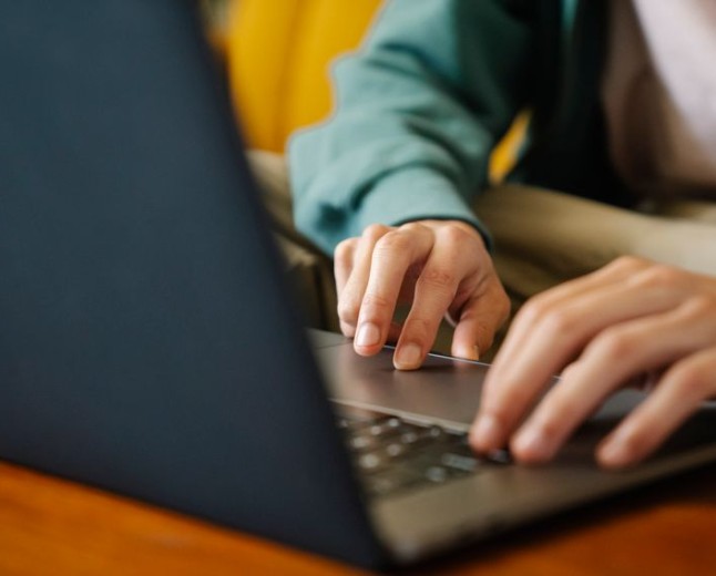The Complete Guide to Earning on Instuly Pulse: Tasks, Deals & Surveys Done Right